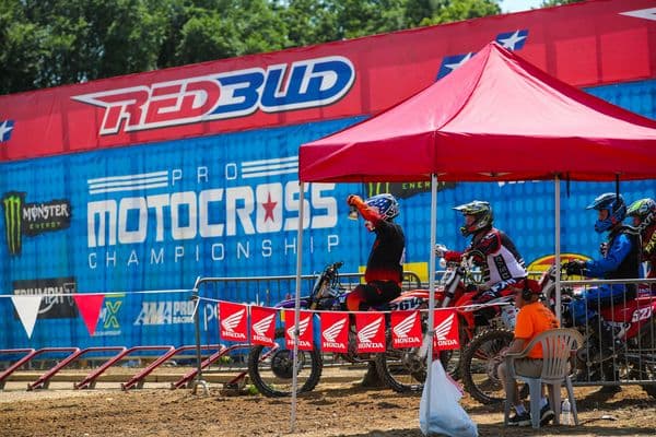 Amateur National Event (Thursday, Friday, or Sunday)